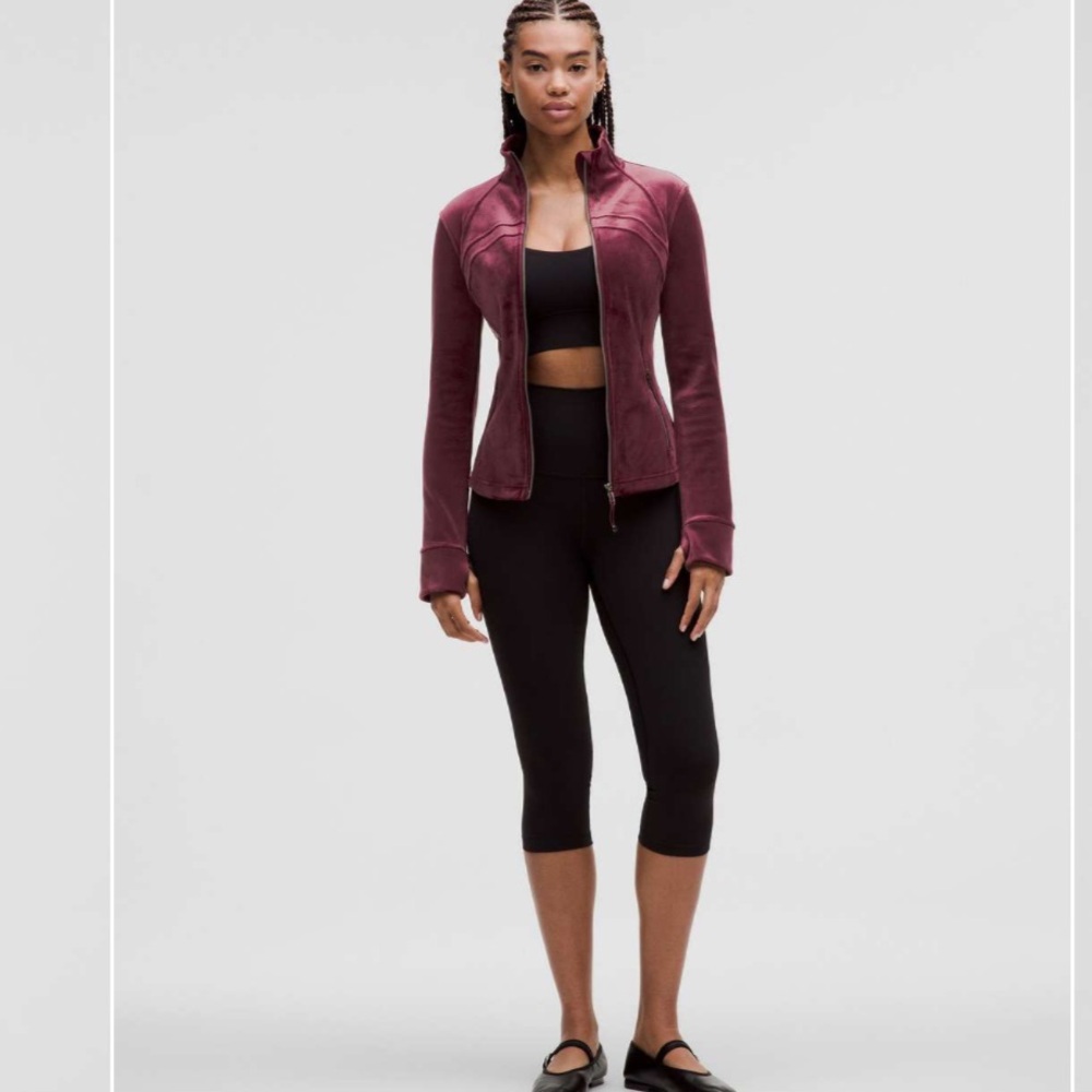 Lululemon Define Jacket *Velvet
Garnet❣️❤️‍🔥